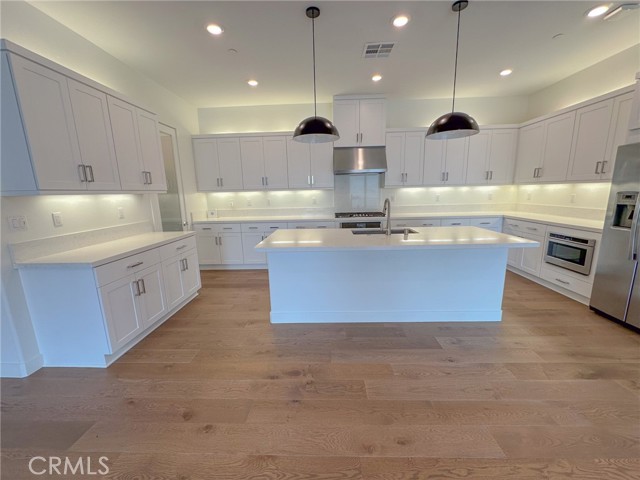 178 Waypoint, Tustin CA: https://media.crmls.org/medias/bec1bf47-99ca-4cfb-ac04-6e34783a4f88.jpg