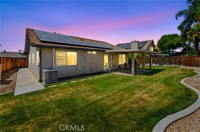2755 Cambridge Avenue, Hemet CA: https://media.crmls.org/medias/bec1c6d2-0921-4509-b3fb-9369cbd355f1.jpg