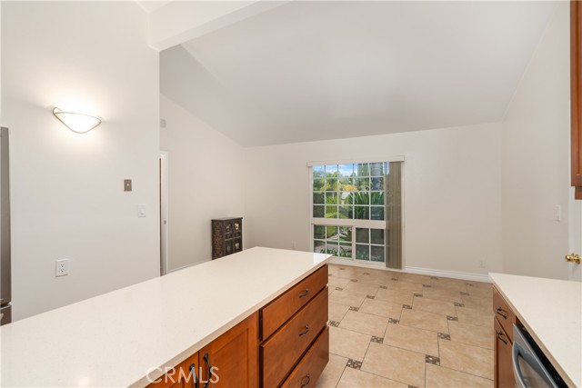 Detail Gallery Image 16 of 35 For 24316 Burbank Bld, Woodland Hills,  CA 91367 - 4 Beds | 2 Baths