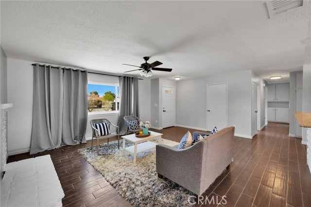 Detail Gallery Image 6 of 8 For 21114 Geronimo Rd, Apple Valley,  CA 92308 - 3 Beds | 2 Baths
