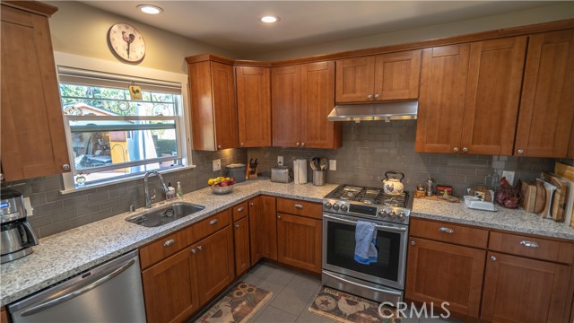 Detail Gallery Image 17 of 44 For 168 May Ave, Monrovia,  CA 91016 - 2 Beds | 2 Baths