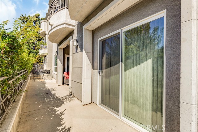 4424 Whitsett Avenue, 110 photo 26