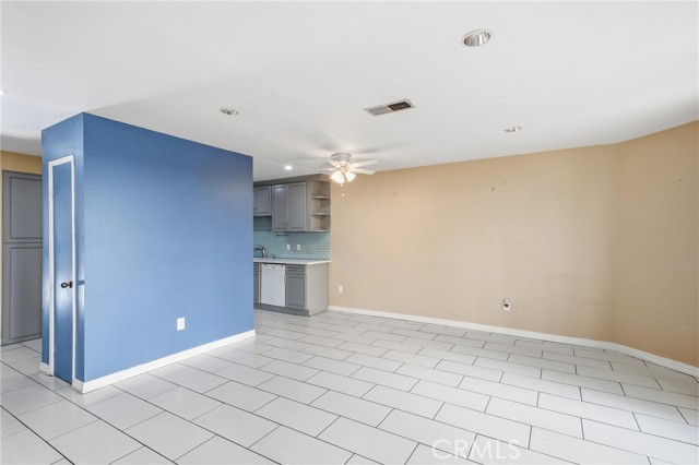 Detail Gallery Image 4 of 27 For 14429 Chardon Ave #41,  Hawthorne,  CA 90250 - 3 Beds | 1/1 Baths