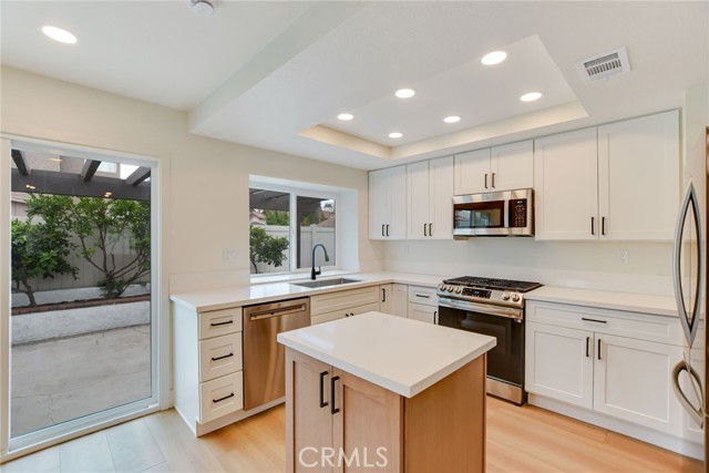 941 Kensington Drive, Redlands CA: https://media.crmls.org/medias/bec37c46-29db-487b-b99f-11edb8b04e39.jpg