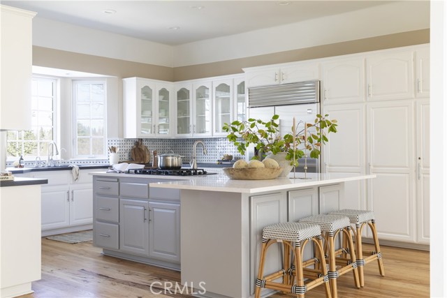 Detail Gallery Image 4 of 37 For 28537 North Shore, Lake Arrowhead,  CA 92352 - 4 Beds | 4/1 Baths