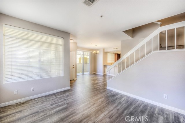 Detail Gallery Image 6 of 32 For 120 Gallery Way, Tustin,  CA 92782 - 3 Beds | 2/1 Baths