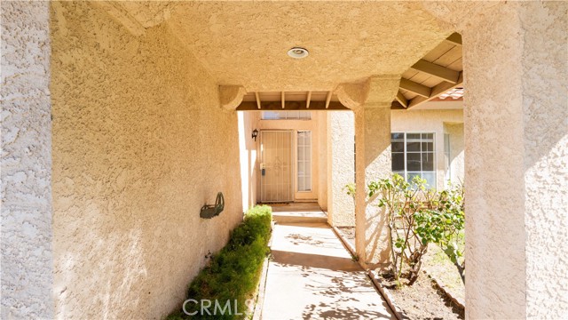 Detail Gallery Image 2 of 33 For 37908 Wesley Ct, Palmdale,  CA 93552 - 4 Beds | 2/1 Baths