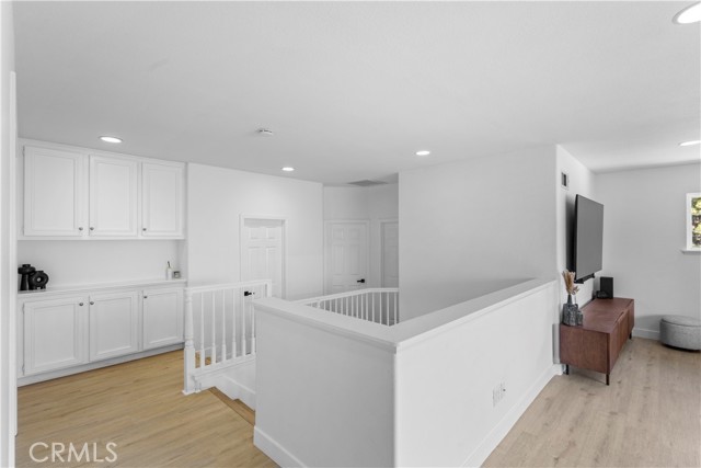 2517 Renata Court, Thousand Oaks CA: https://media.crmls.org/medias/bec4e3d2-eedf-49b5-be61-f009d1a05c82.jpg
