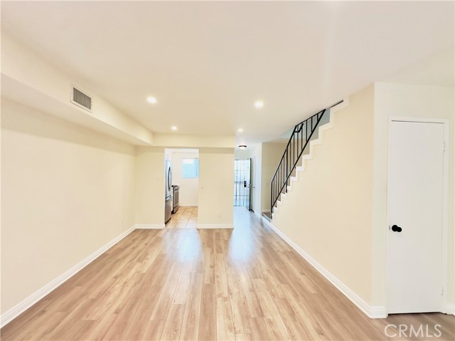 525 E Verdugo Avenue, Burbank CA: https://media.crmls.org/medias/bec6521e-87f6-46ae-be40-02c041608aa1.jpg