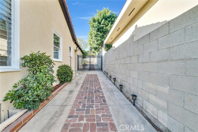 Detail Gallery Image 49 of 70 For 1117 Mount Lowe Dr, Altadena,  CA 91001 - 4 Beds | 1/2 Baths