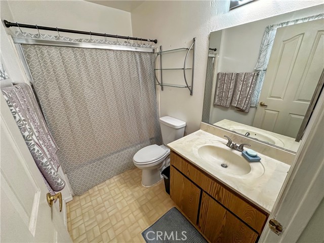 260 E Oasis Street, Blythe CA: https://media.crmls.org/medias/bec68e17-6483-40ff-9dbc-b6f400d4d4b6.jpg