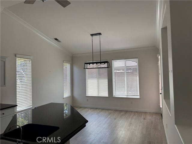 Detail Gallery Image 4 of 10 For 2974 Twain Ave, Clovis,  CA 93611 - 3 Beds | 2/1 Baths