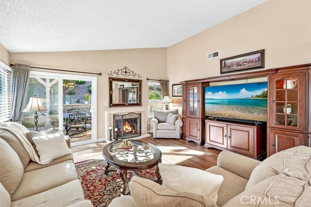 Detail Gallery Image 16 of 46 For 22948 Magnolia Glen, Valencia,  CA 91354 - 4 Beds | 2 Baths