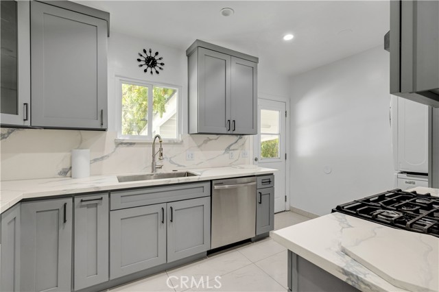 Detail Gallery Image 20 of 48 For 7611 Yates St, Tujunga,  CA 91042 - 2 Beds | 2 Baths