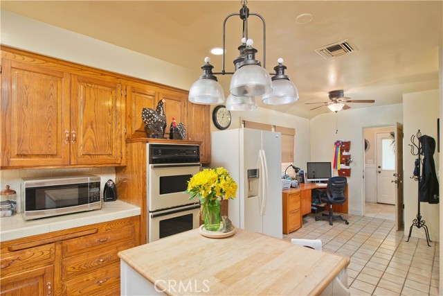 Detail Gallery Image 10 of 33 For 22050 Tulsa, Chatsworth,  CA 91311 - 2 Beds | 3 Baths