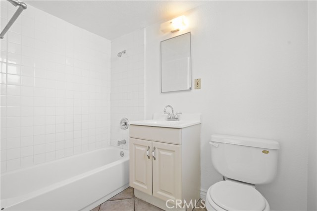 Detail Gallery Image 7 of 11 For 1450 Locust Ave #205,  Long Beach,  CA 90813 - 1 Beds | 1 Baths