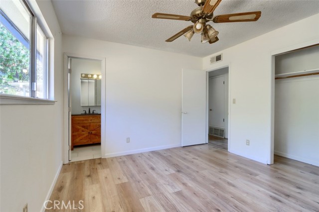 42912 Country Club E Drive, Oakhurst CA: https://media.crmls.org/medias/bec8a2f8-3819-4a29-820d-e93db7ae3f45.jpg