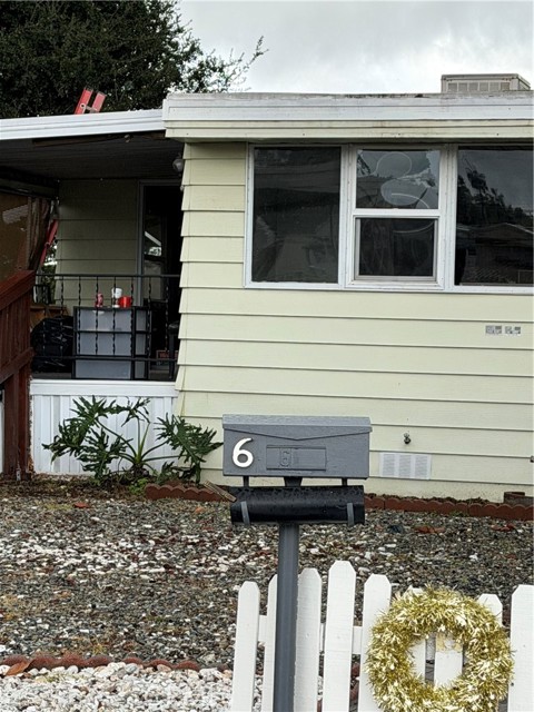 Detail Gallery Image 2 of 22 For 301 E Foothill #6,  Pomona,  CA 91767 - 2 Beds | 1 Baths