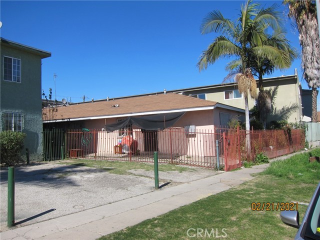 11213 S Broadway, Los Angeles, CA 90061