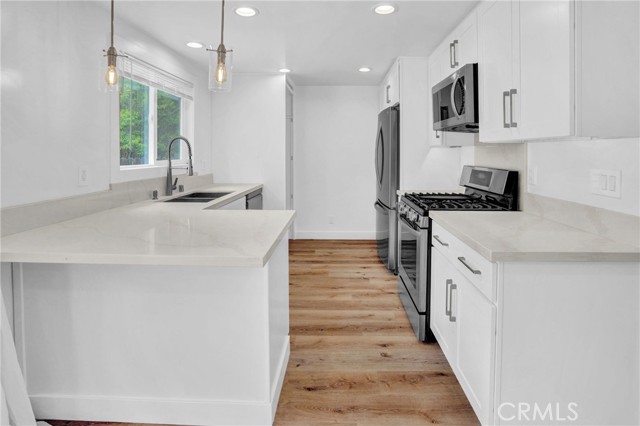 Detail Gallery Image 7 of 25 For 4723 Norwich Avenue, Sherman Oaks,  CA 91403 - 3 Beds | 2 Baths