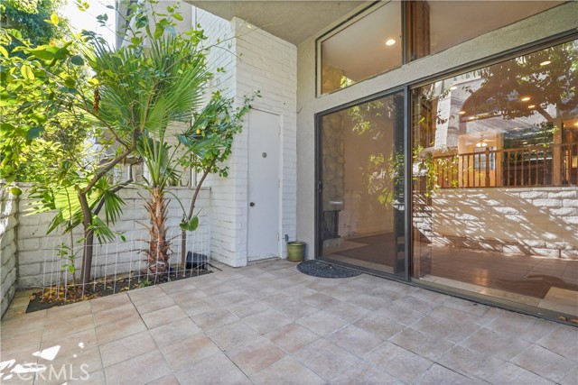 Detail Gallery Image 13 of 57 For 5345 White Oak Ave #J,  Encino,  CA 91316 - 3 Beds | 2/1 Baths