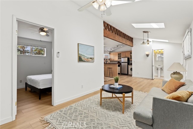 1870 N Arroyo Boulevard, Pasadena CA: https://media.crmls.org/medias/beca1bba-dab2-4a67-8a46-6ddf6dee508a.jpg