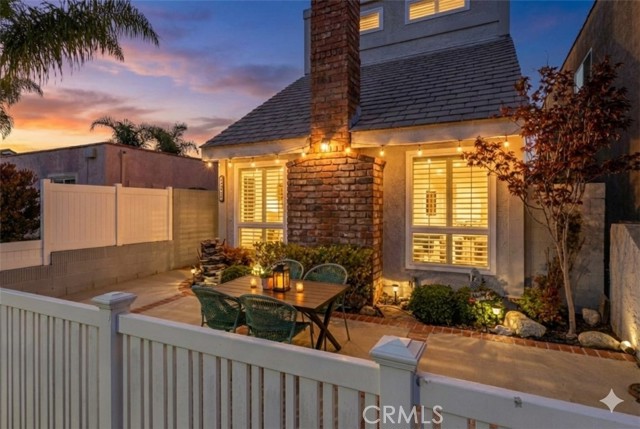 Detail Gallery Image 3 of 56 For 203 Utica Ave, Huntington Beach,  CA 92648 - 3 Beds | 2/1 Baths