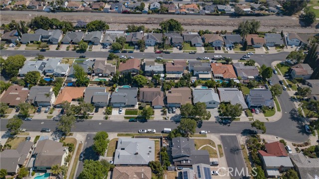1506 West Sharon Road, Santa Ana CA: https://media.crmls.org/medias/becbaf39-4abb-4644-94d6-696b69021f07.jpg