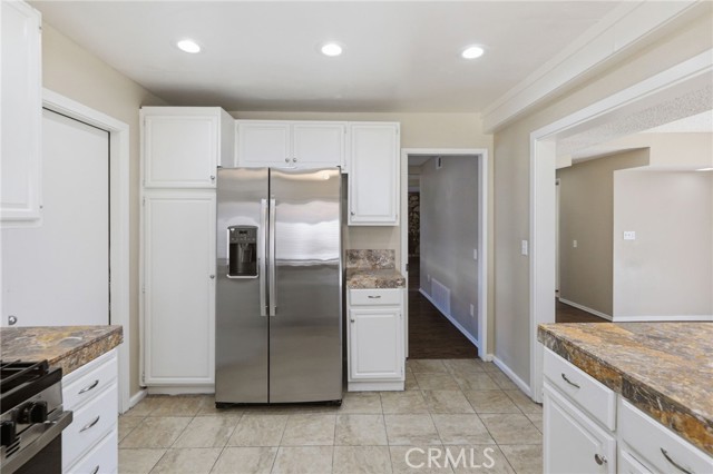 Detail Gallery Image 18 of 61 For 1420 Timberlane, Riverside,  CA 92506 - 5 Beds | 4 Baths