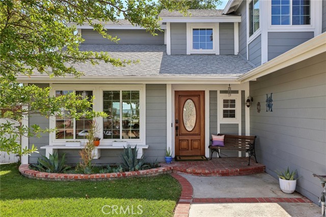 Detail Gallery Image 2 of 47 For 27959 Palmetto Ridge Dr, Valencia,  CA 91354 - 4 Beds | 2/1 Baths