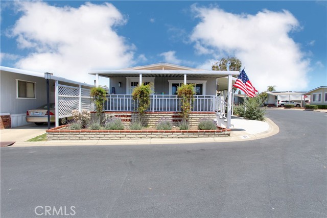 Detail Gallery Image 2 of 18 For 692 N Adele St #101,  Orange,  CA 92867 - 3 Beds | 2 Baths