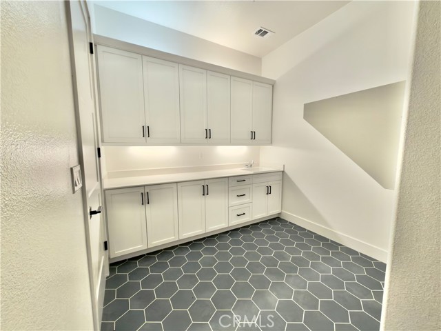 7051 Hurley Court, San Bernardino CA: https://media.crmls.org/medias/becc5285-91fc-4de9-ba88-0c6c9aa7f9e3.jpg