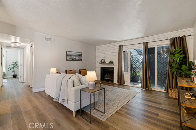 Detail Gallery Image 5 of 26 For 2240 Notre Dame Bld #6,  Chico,  CA 95928 - 2 Beds | 1 Baths