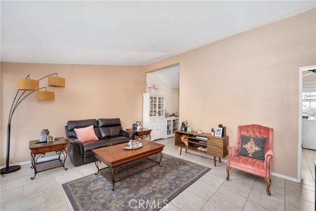 Detail Gallery Image 6 of 23 For 19026 Stillmore, Canyon Country,  CA 91351 - 3 Beds | 1 Baths