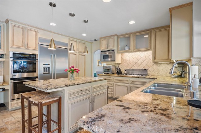 Detail Gallery Image 10 of 25 For 25171 Stageline Dr, Laguna Hills,  CA 92653 - 5 Beds | 4/1 Baths