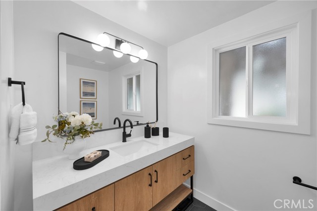 Detail Gallery Image 23 of 30 For 16938 Knapp St, Northridge,  CA 91343 - 3 Beds | 2/1 Baths