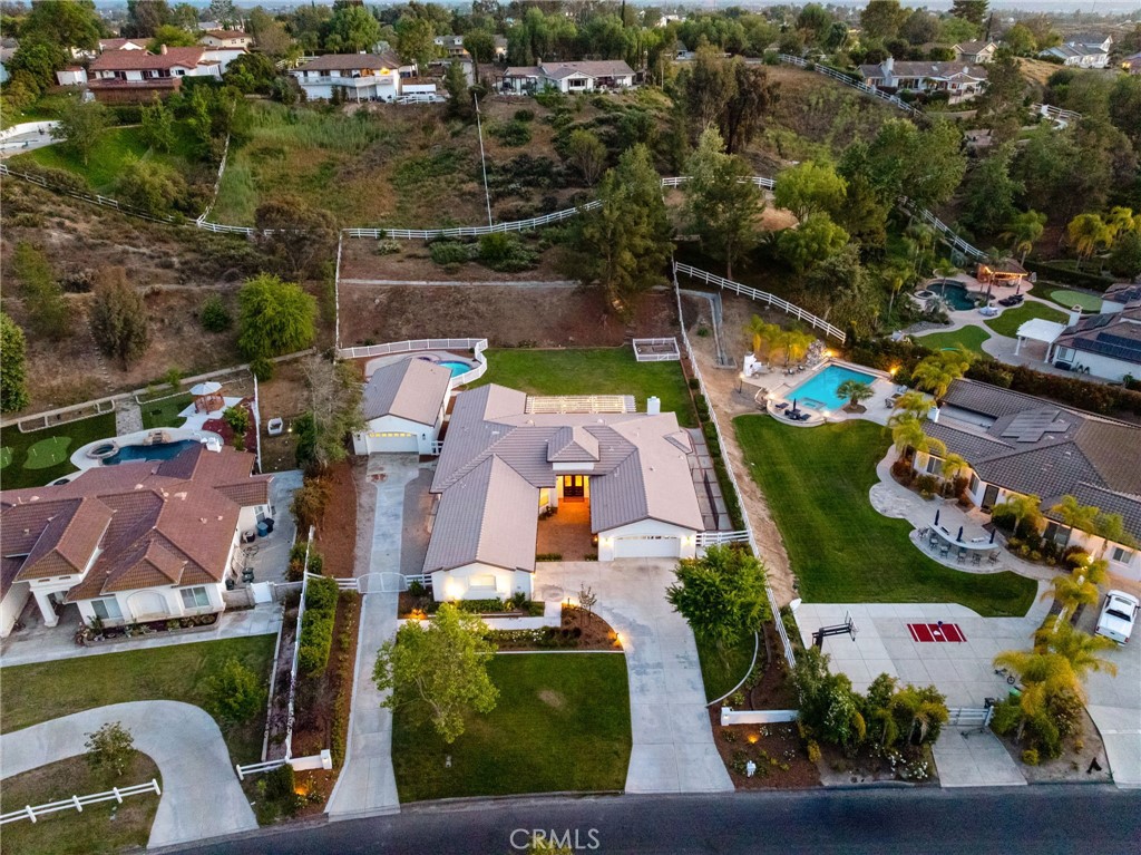 https://media.crmls.org/medias/becd7d5a-40db-48f3-9283-66ebdca083ca.jpg?preset=X-Large