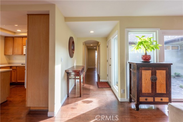 Detail Gallery Image 18 of 48 For 22042 Catalina Cir, Huntington Beach,  CA 92646 - 4 Beds | 2 Baths