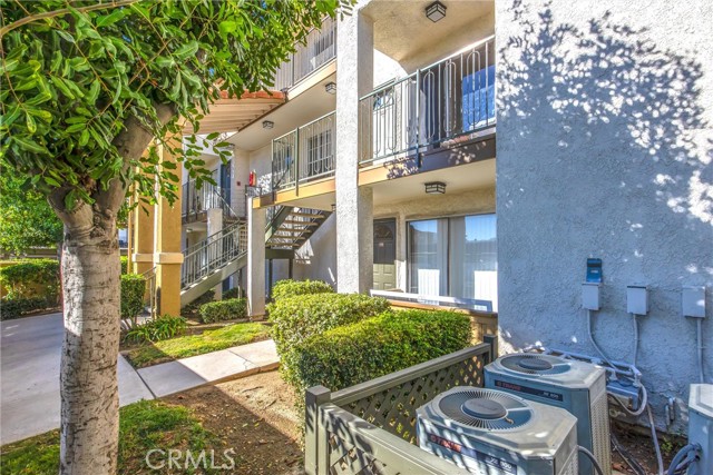 Detail Gallery Image 3 of 31 For 2155 Highpointe Dr #205,  Corona,  CA 92879 - 2 Beds | 2 Baths