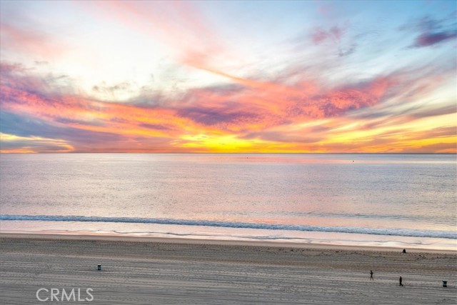 721 Esplanade, Redondo Beach, California 90277, 2 Bedrooms Bedrooms, ,2 BathroomsBathrooms,Residential,Sold,Esplanade,SB23197655