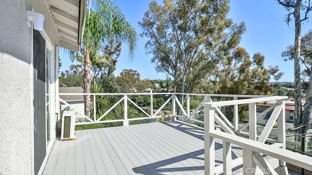 MLS #OC25233956 image #34