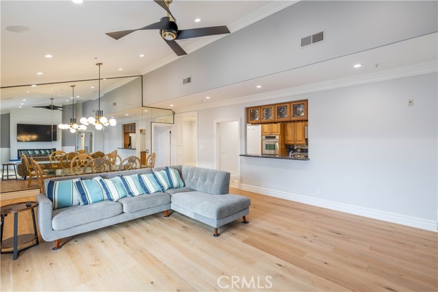 1516 Pacific Coast, Huntington Beach CA: https://media.crmls.org/medias/becf013c-c45b-42f3-b7bb-54cd0f7c186c.jpg