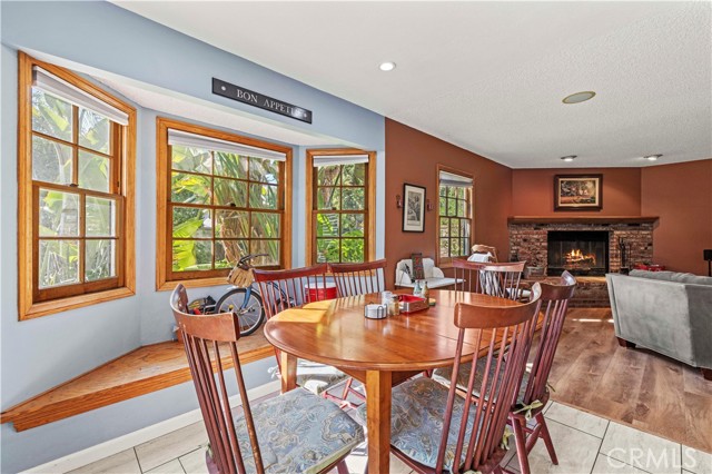 Detail Gallery Image 12 of 43 For 23668 via Delfina, Valencia,  CA 91355 - 4 Beds | 3 Baths