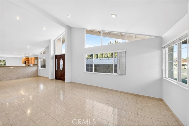 Detail Gallery Image 9 of 45 For 5267 Meadow Wood, Lakewood,  CA 90712 - 3 Beds | 2 Baths