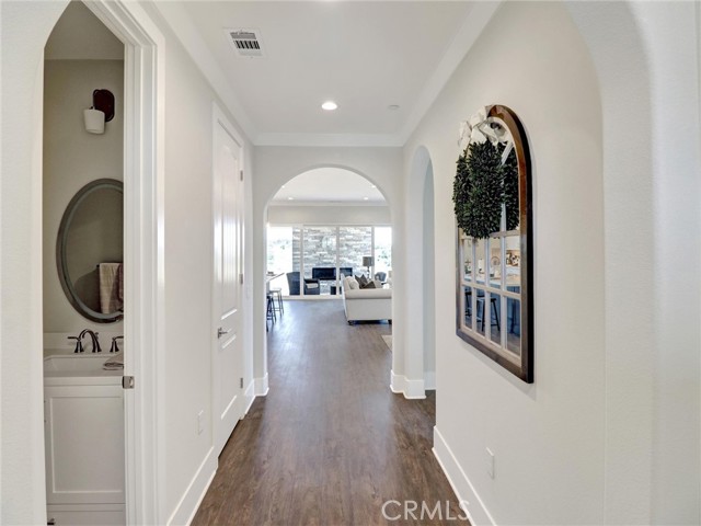 Detail Gallery Image 2 of 24 For 35878 Wildwood Crest Dr, Yucaipa,  CA 92399 - 4 Beds | 3/1 Baths