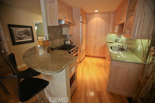 565 Esplanade, Redondo Beach, California 90277, 1 Bedroom Bedrooms, ,1 BathroomBathrooms,Residential,Sold,Esplanade,SB14046853