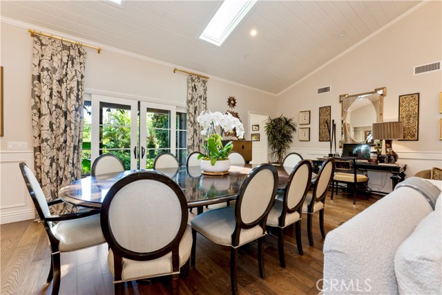 302 W Carter Avenue, Sierra Madre CA: https://media.crmls.org/medias/bed15bcf-d988-4d86-9b5e-36aa0de24657.jpg