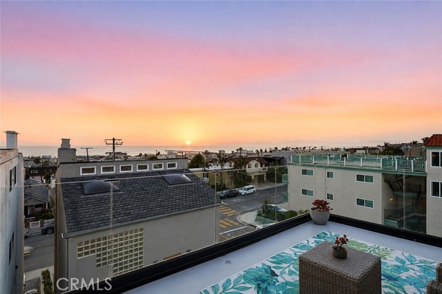 316 8th, Hermosa Beach, California 90254, 4 Bedrooms Bedrooms, ,5 BathroomsBathrooms,Residential,For Sale,8th,SB26093394