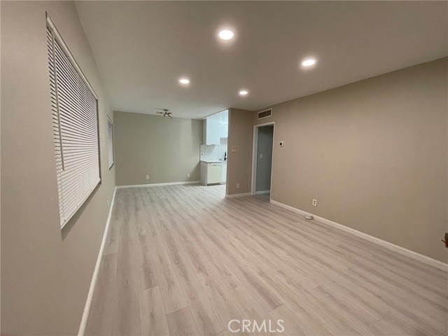 Detail Gallery Image 19 of 22 For 14560 Clark St #102,  Sherman Oaks,  CA 91411 - 2 Beds | 2 Baths