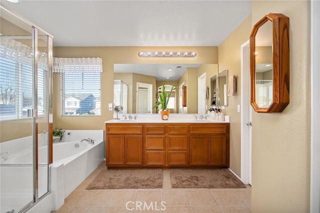 6347 Lyndsey Street, Eastvale CA: https://media.crmls.org/medias/bed24de5-7017-40d2-8f8f-2b28623da6bb.jpg